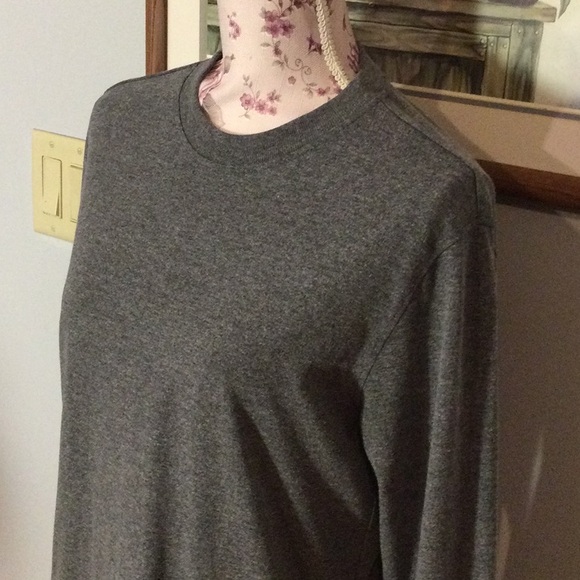 Basic Editions Gray T-Shirt - Picture 3 of 5